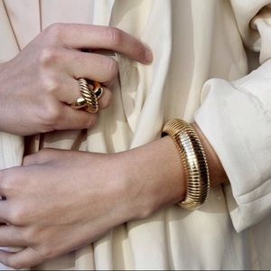 NEW ARISTOCRAZY Gold ring